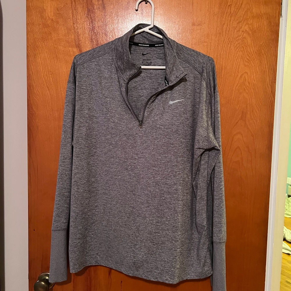 Nike women’s Heather Gray Quarter-Zip dri fit Pullover